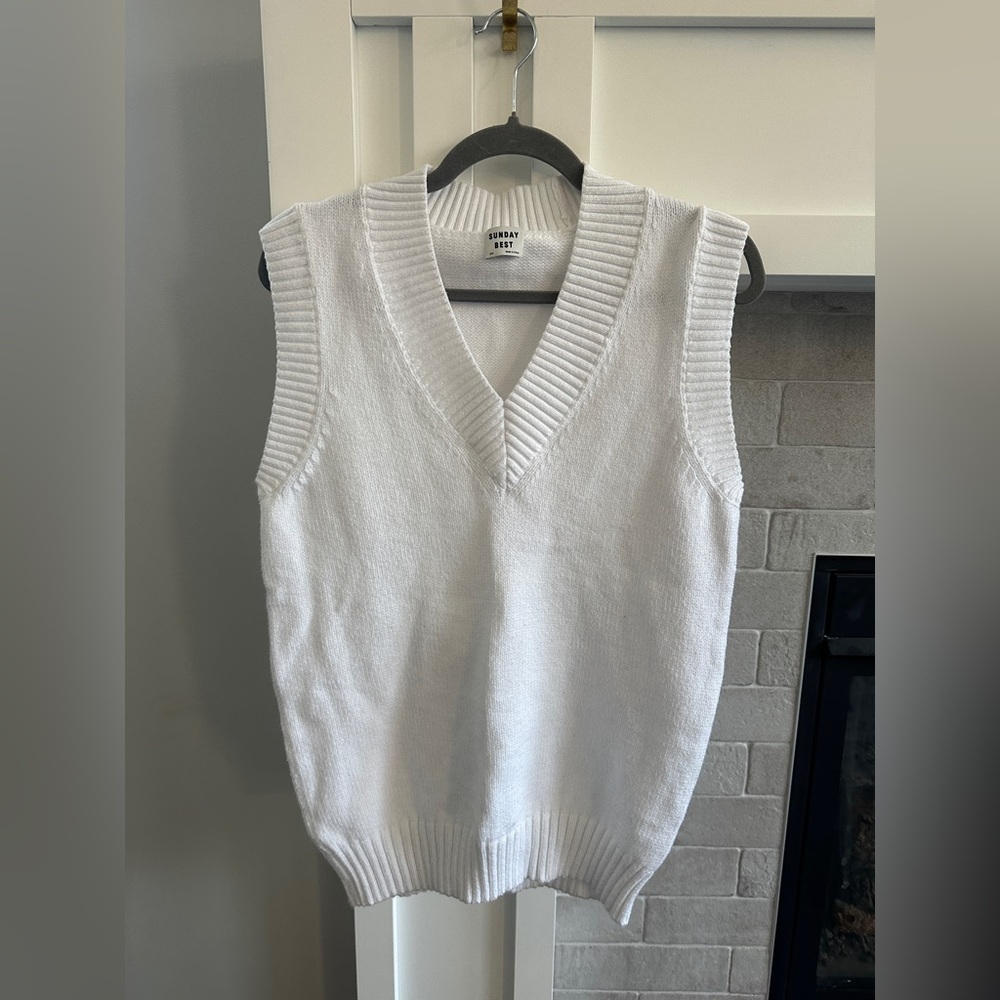 Aritzia Sunday best oversized White Knit Sleeveless Sweater Vest